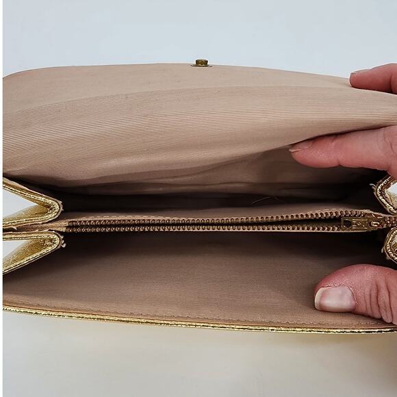 Vintage Gold Metallic Clutch Purse - Picture 4 of 14
